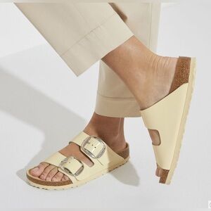 Birkenstock Arizona Big Buckle
Natural Leather Patent NWT size 40/L9